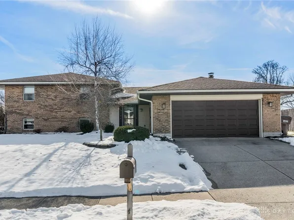 2104 Robinhood Dr, Miamisburg, OH 45342