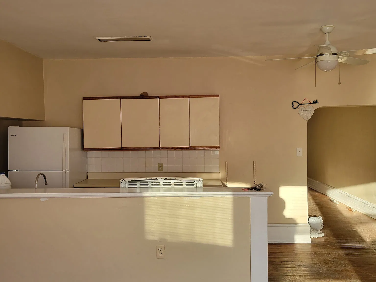 2 bed, 1050 sqft, $1,350 — Photo 2