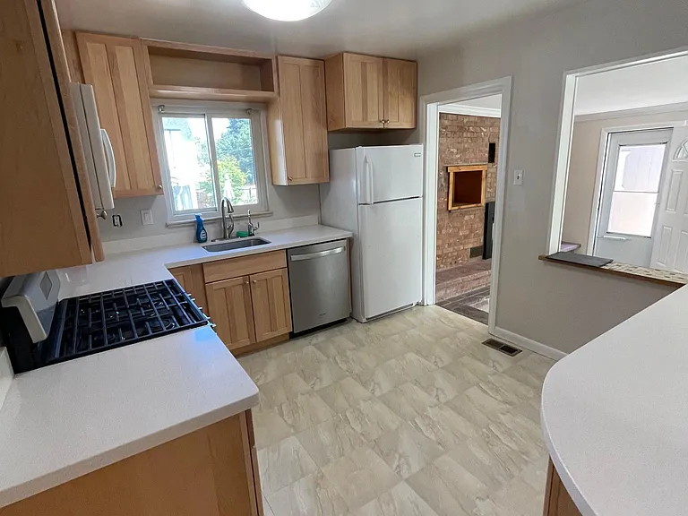 2920 S Madison St — Photo 7