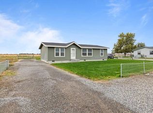 447 Harrison Rd, Burbank, WA 99323