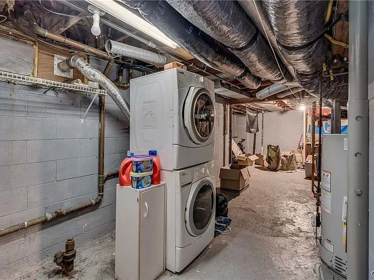 325 Paddock St — Photo 48