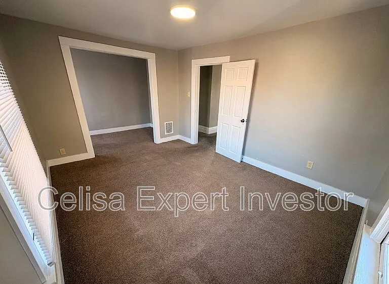 1441 Wall St — Photo 6