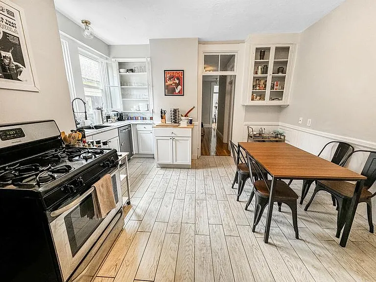 35 Essex St #1 — Photo 5