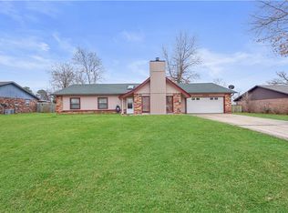 2002 W Granite St, Siloam Springs, AR 72761