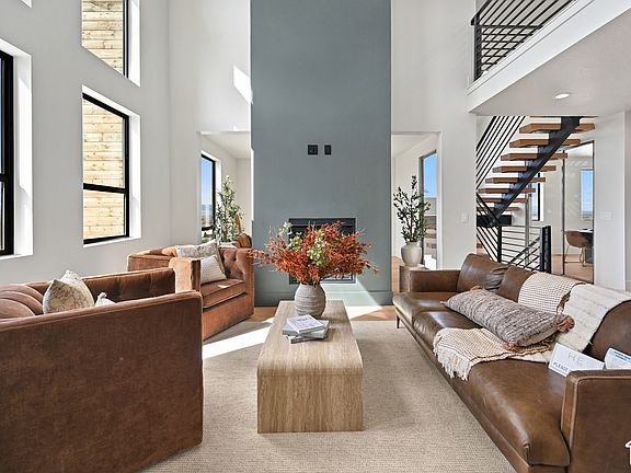2nd image of 810 Cherry View Dr #16