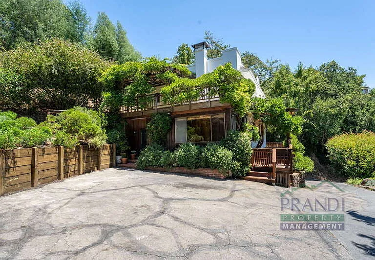 2 Ahrens Ln — Photo 32