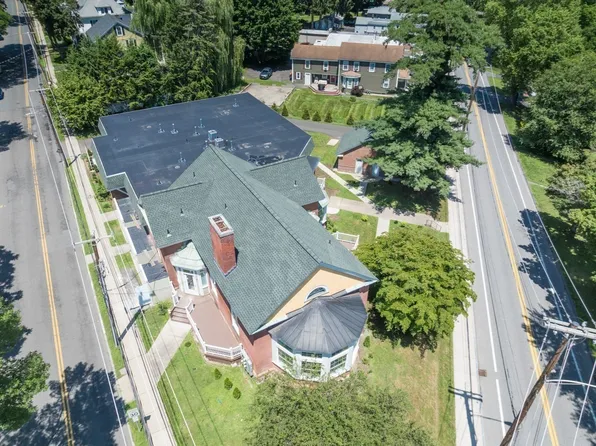 27 Bardwell St Unit 4, South Hadley, MA 01075