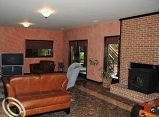 78000 Pearl Dr, Romeo, MI 48065