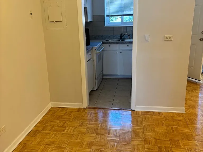1509 Brown St #11E — Photo 12