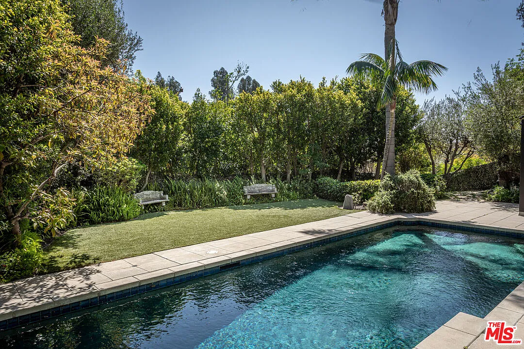 5 bed, 7.0 bath, 4400 sqft, $36,000 — Photo 3