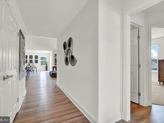 4th image of 448 Springhouse Ln