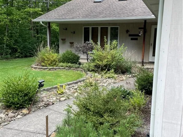 12115 Girdled Rd, Concord Township, OH 44077