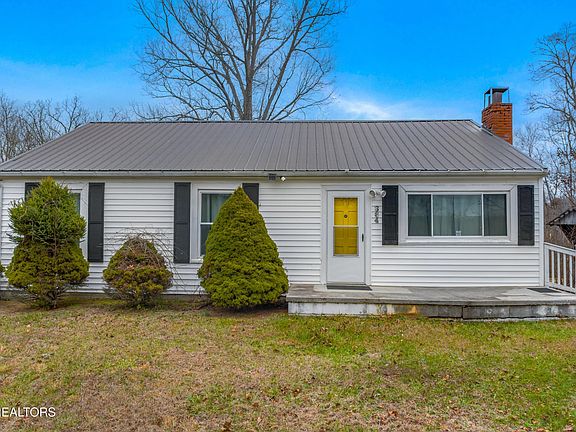 2nd image of 364 Jasmine Dr