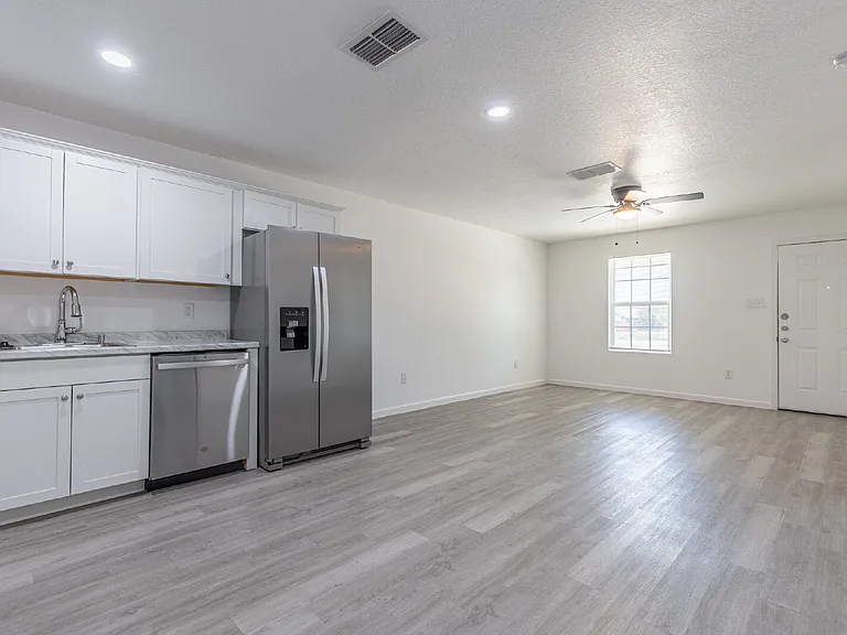 1006 County Road 4516 — Photo 11