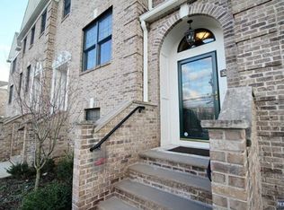 32 Bloomfield Ave, Essex Fells, NJ 07021