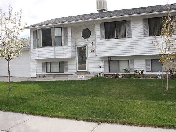 2nd image of 1016 Southwest Dr