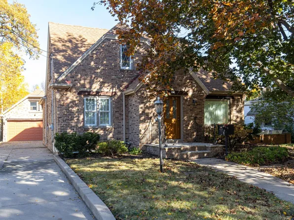 214 Sterling Ave, Oshkosh, WI 54901