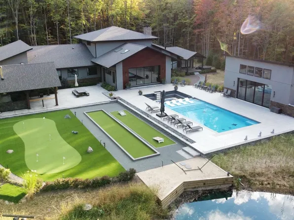 6941 Youngren Rd, Harbert, MI 49115