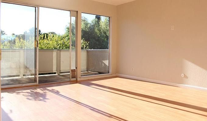 1st image of 520 Leahy St