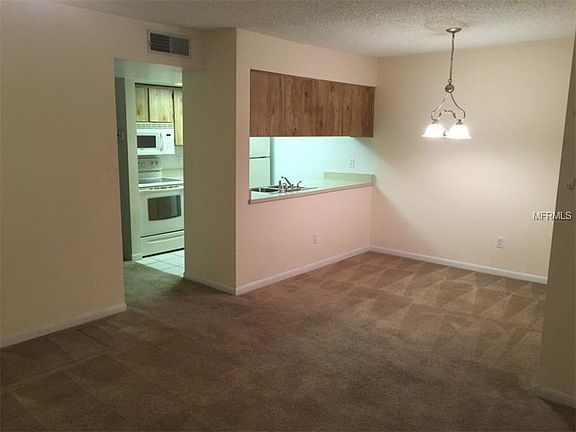 2nd image of 3107 W Horatio St #B25