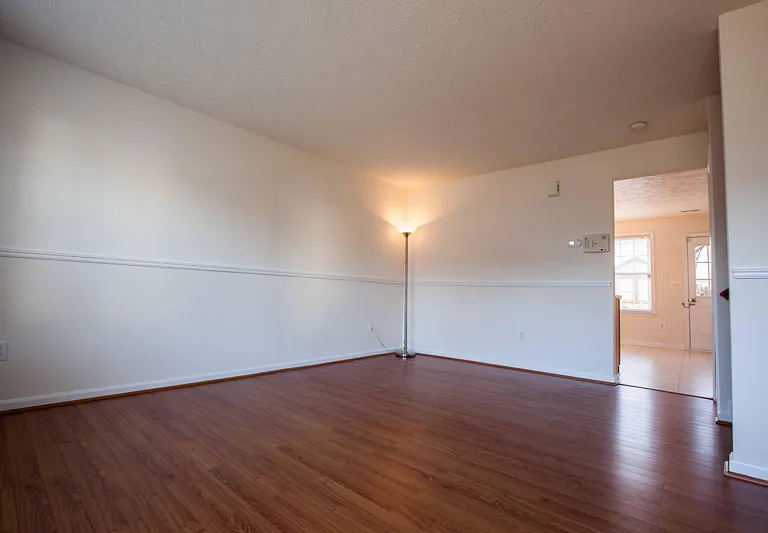 10502 Guilderland Ct — Photo 2