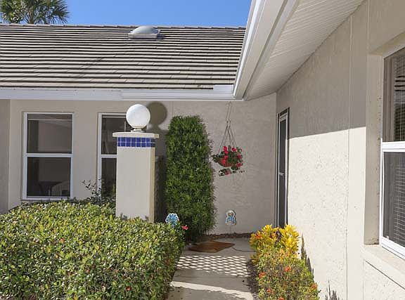 2nd image of 139 Southampton Pl #335