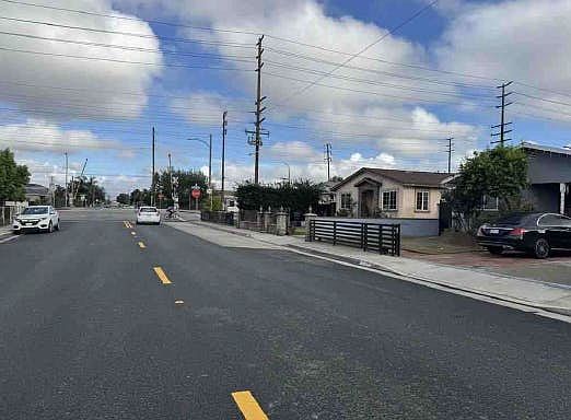 4th image of 6212 Alamo Ave