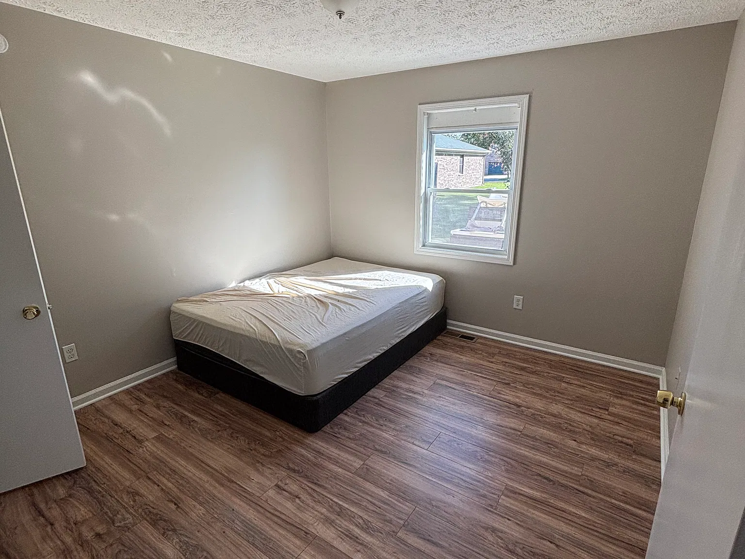 2 bed, 800 sqft, $1,200 — Photo 4