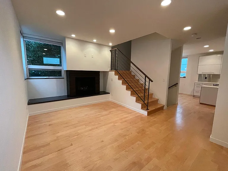 2423 NW 57th St — Photo 11