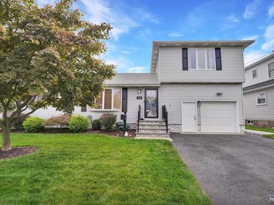 528 Steinway Rd, Saddle Brook, NJ, 07663