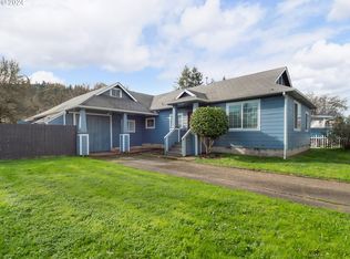 2157 NE Fleser Ave, Roseburg, OR 97470