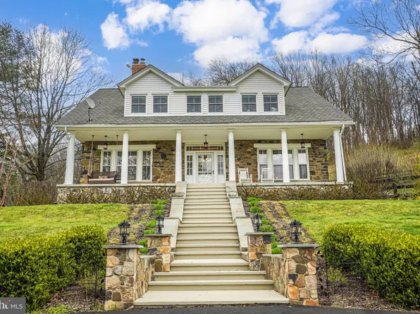 976 Fiery Run Rd, Linden, VA 22642