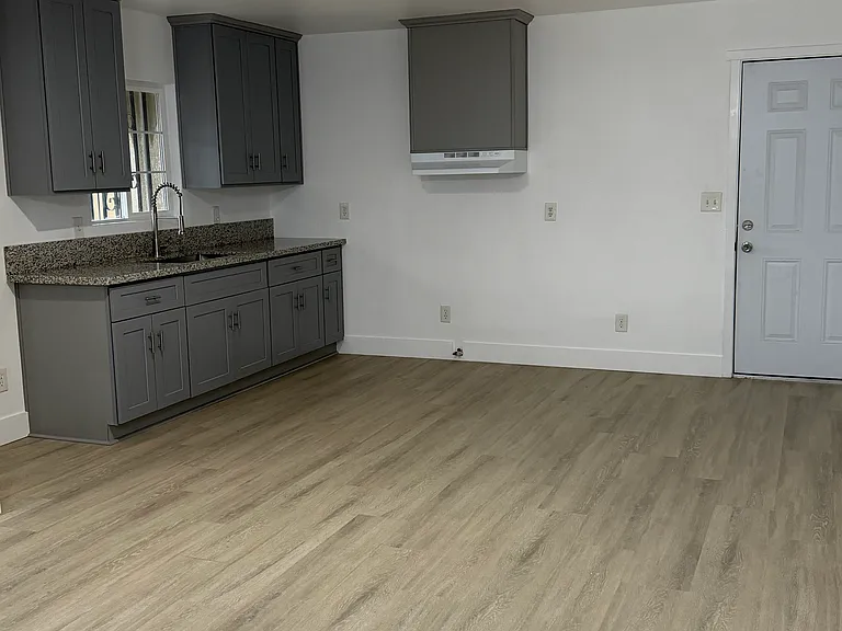 615 Irene St — Photo 3