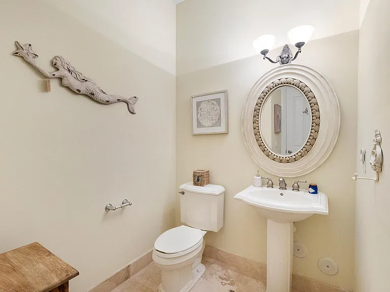 1421 NE 26th Ave — Photo 13