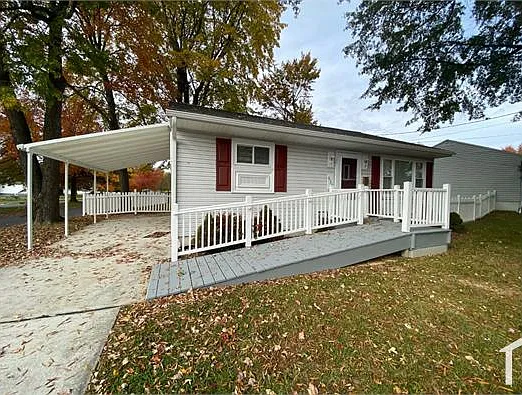 635 Webb St — Photo 8