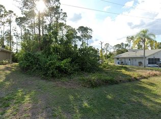 1046 Marathon Ave, Lehigh Acres, FL 33974