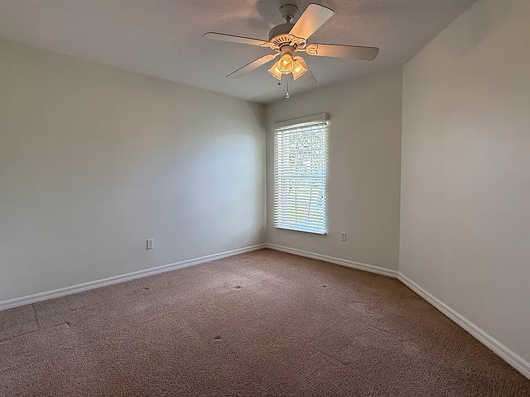 515 S Valencia Cir SW — Photo 17