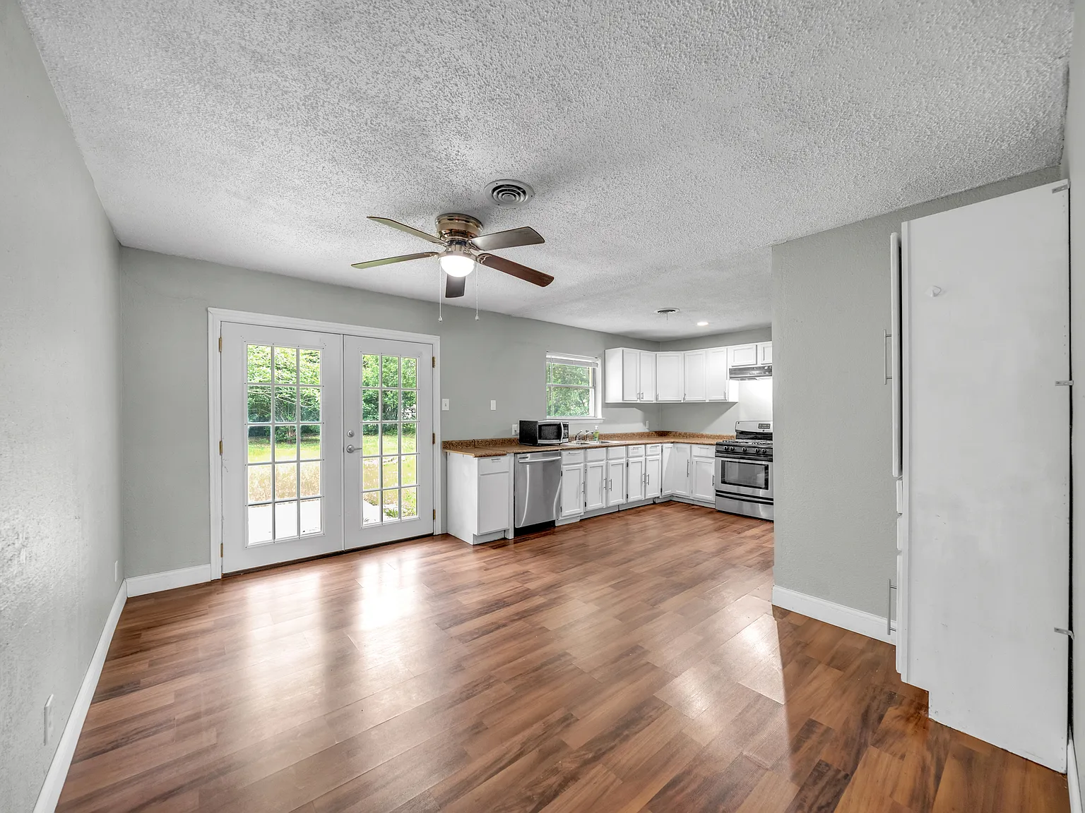 4621 Darla Dr — Photo 3