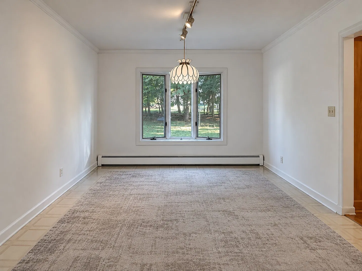 4 bed, $4,000 — Photo 4