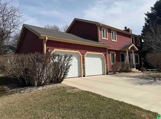 4536 Cheyenne Blvd, Sioux City, IA 51104
