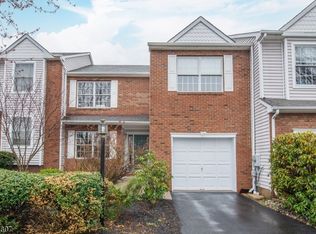 24 Brae Loch Dr #2504, Boonton, NJ 07005