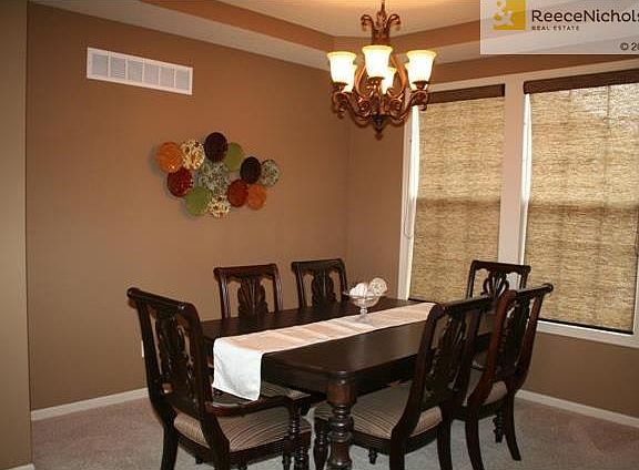 Light and bright dining room.