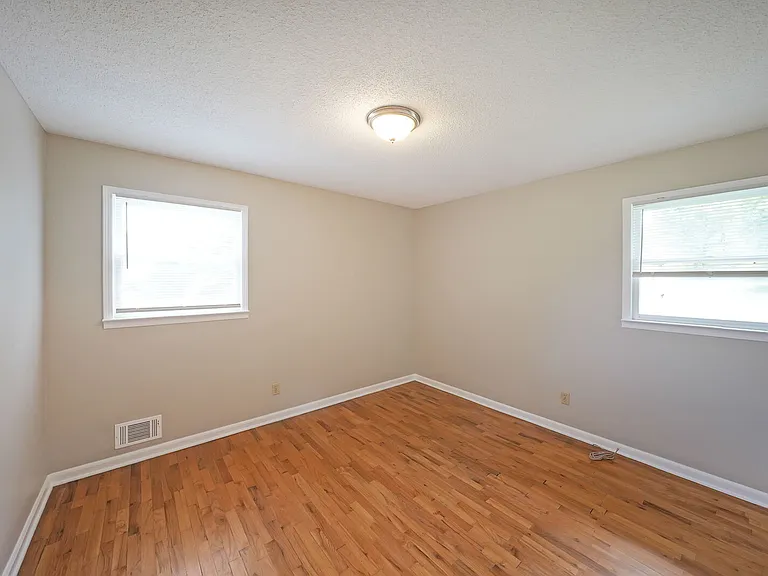 251 Hog Farm Cir — Photo 16