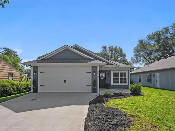 316 Park St, Linwood, KS 66052