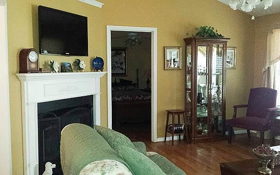 3rd image of 305 Timberglen Dr
