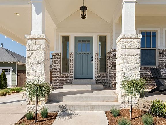 2nd image of 1425 Church St