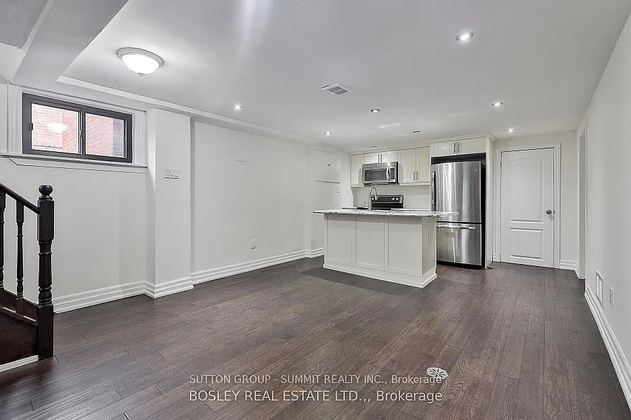 136 Regina Ave #BASEMENT