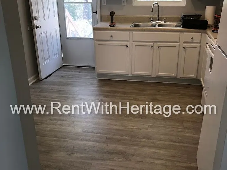 1709 Nutmeg St — Photo 4