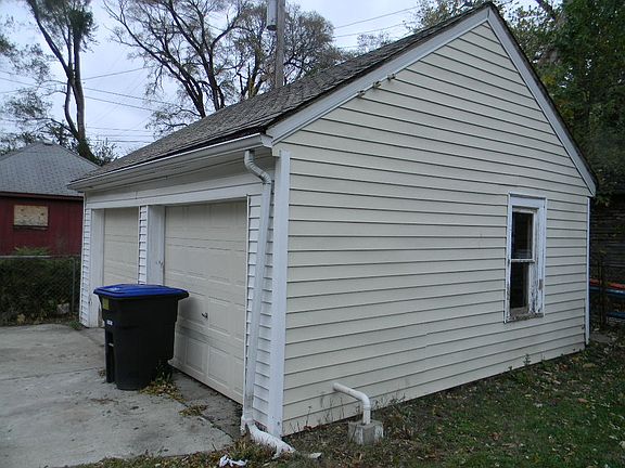 3rd image of 15360 Piedmont St