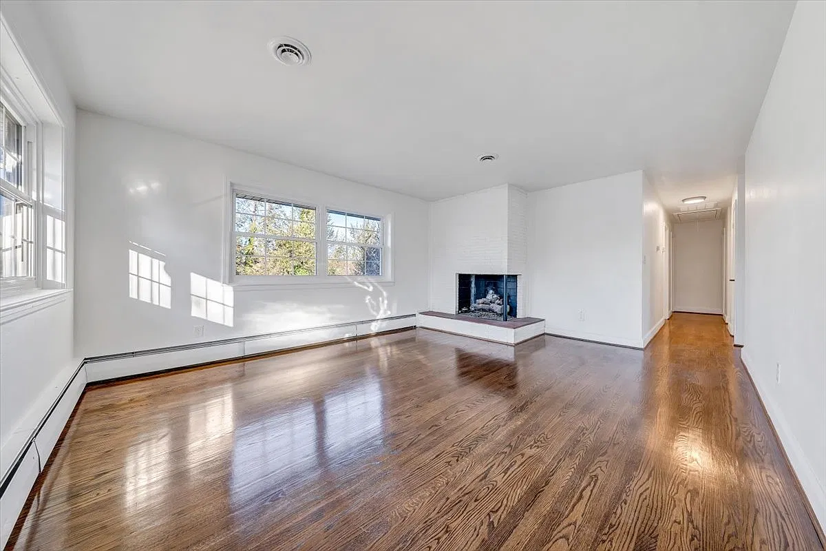 3 bed, 1500 sqft, $2,099 — Photo 3